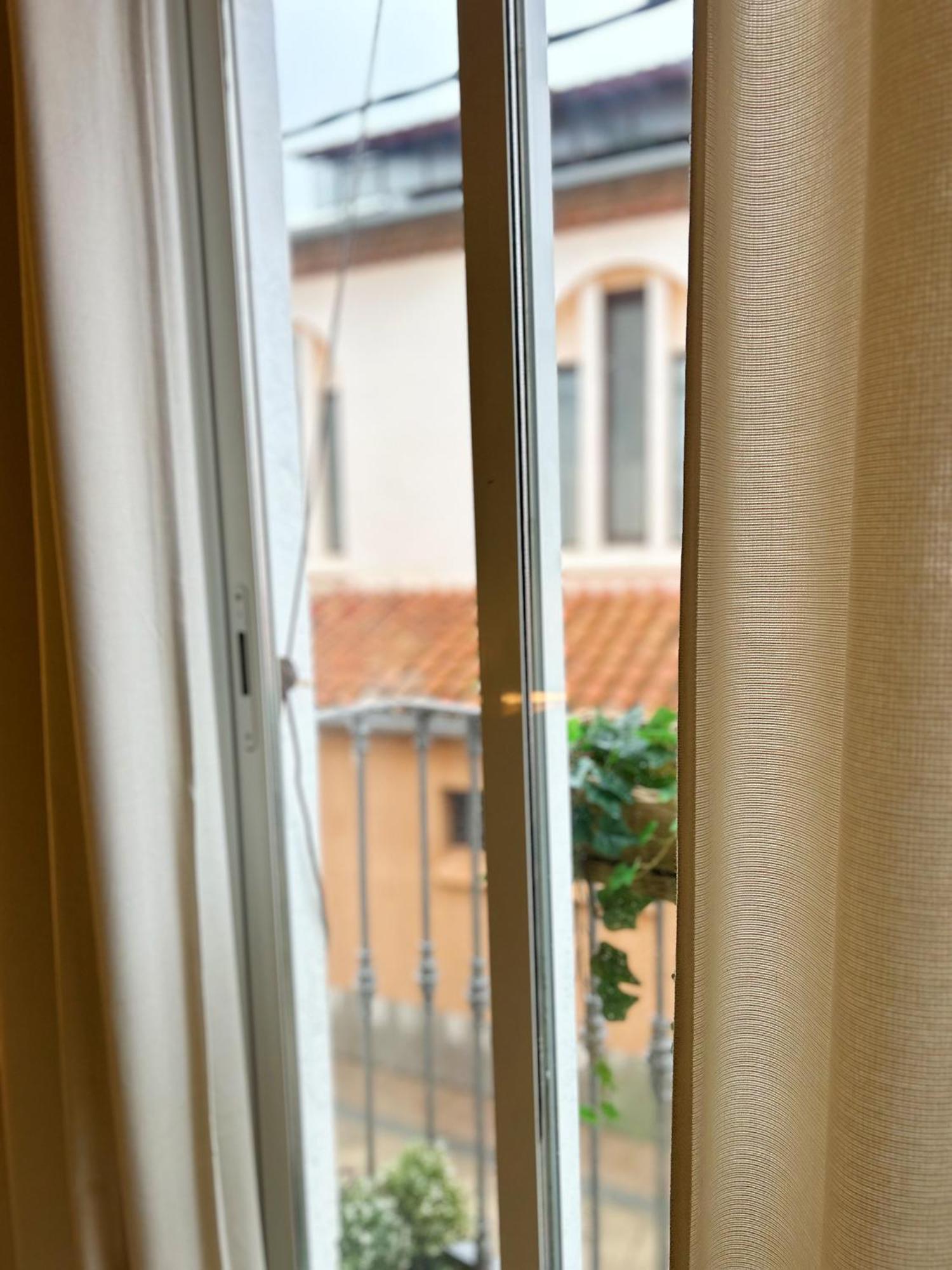 Market Apartment *